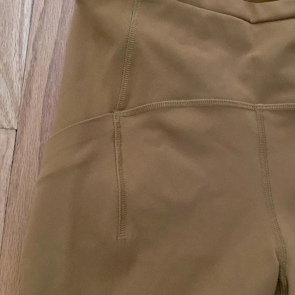 Lululemon sz 2 Fast and Free reflective high rise tights  NWOT - Picture 4 of 8